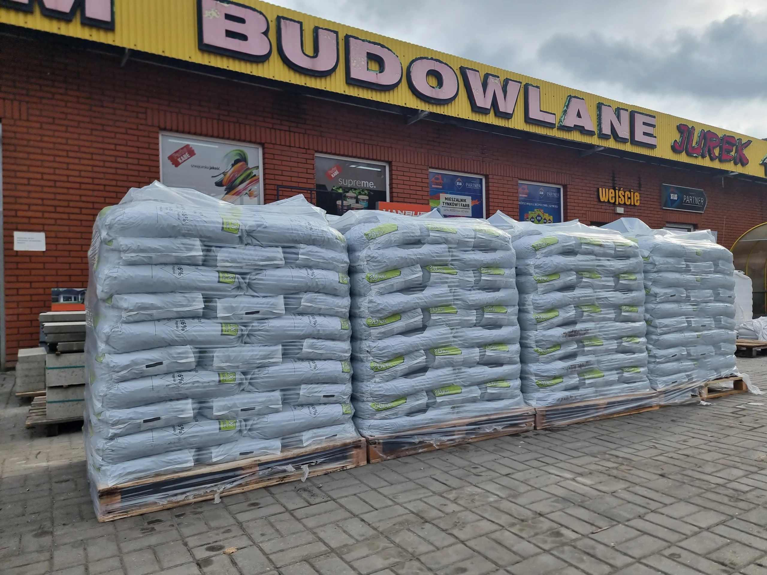 Węgiel_groszek_ekogroszek_jaskrow_firma_budowlana_jurek